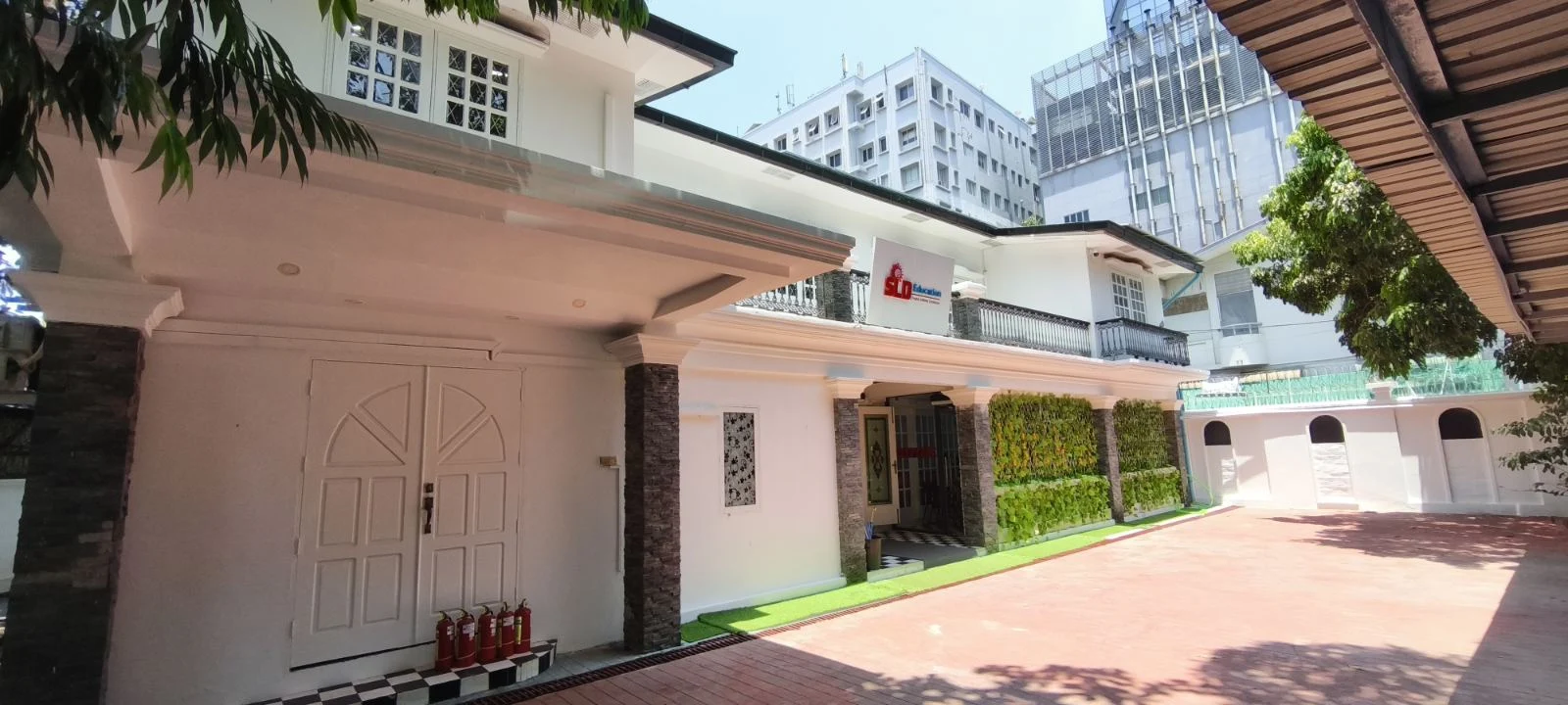 SLD Education’s campus courtyard